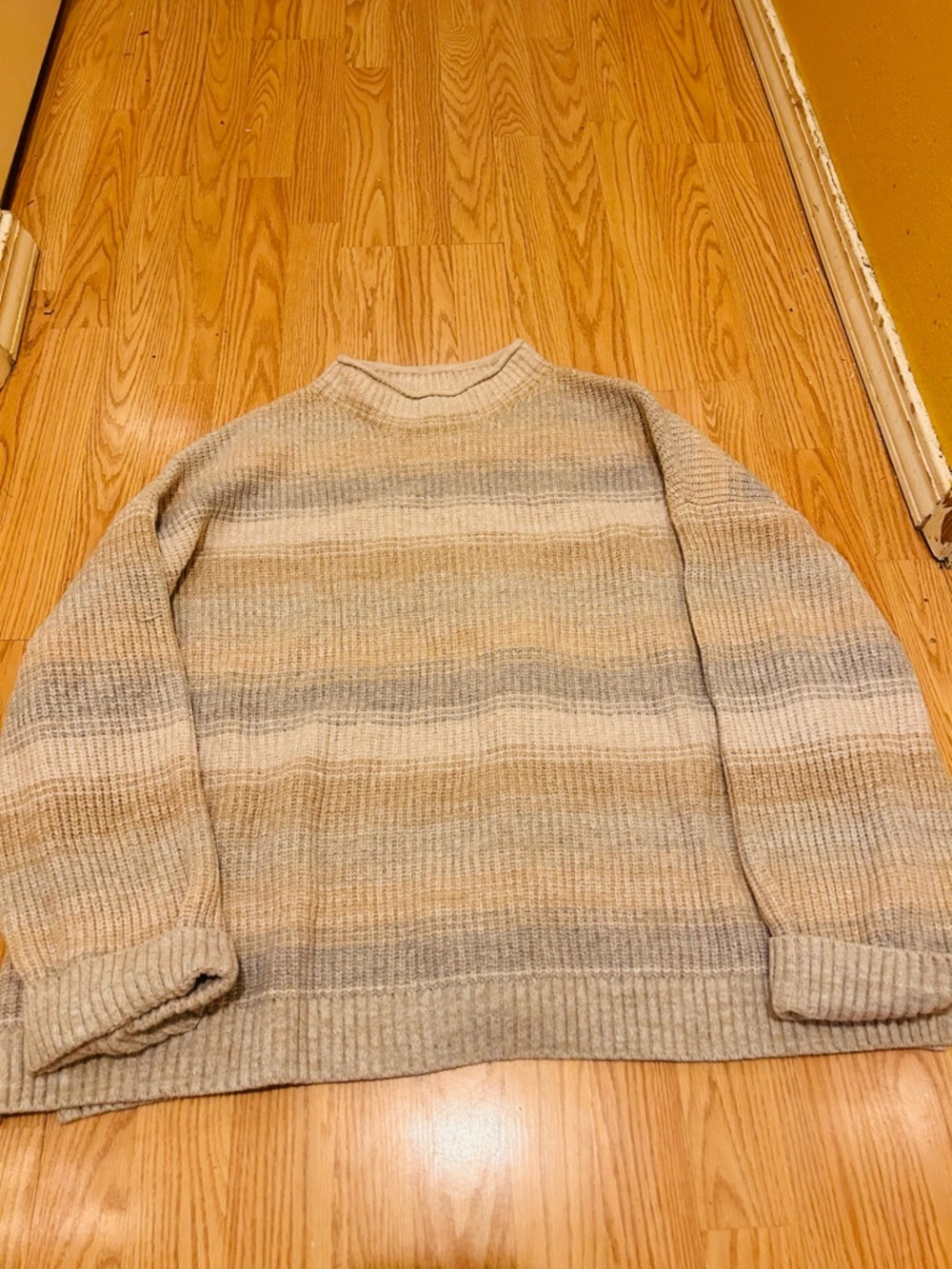 Gap Women’s Stripped  Crewneck Sweater in Beige and Gray Sz XXL